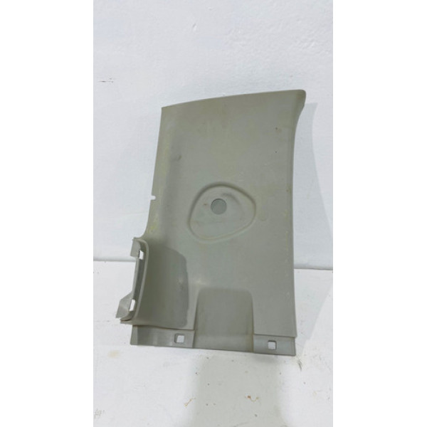 Acabamento Traseiro Esquerdo Toyota Hilux 2010