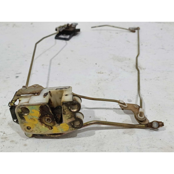 Fechadura Da Porta Traseira Esquerda Mmc L200 2005  Quadrada