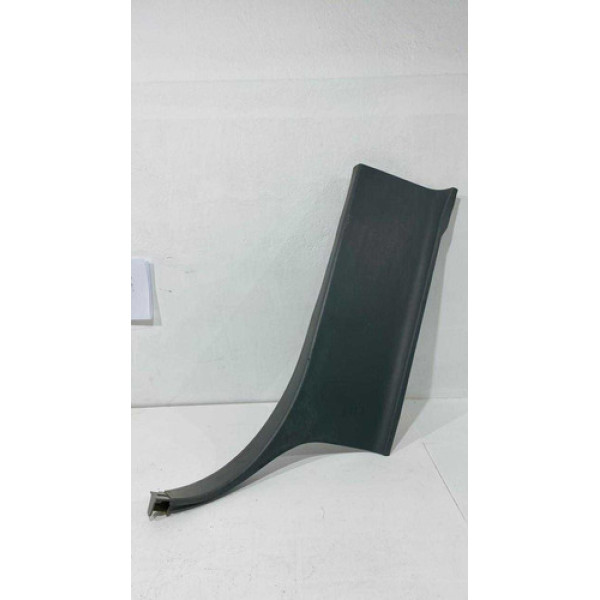 Acabamento Traseiro Direito Toyota Hilux 2010