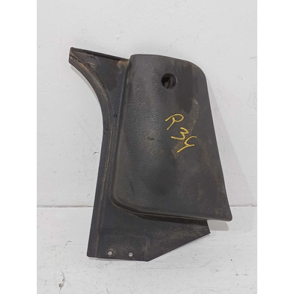 Moldura Inferior Diant Direita Mmc L200 2005 Quadrada