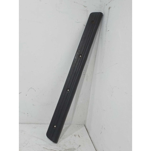 Soleira Pisante Porta Dianteira Esquerda Mmc L200 2004 Sport