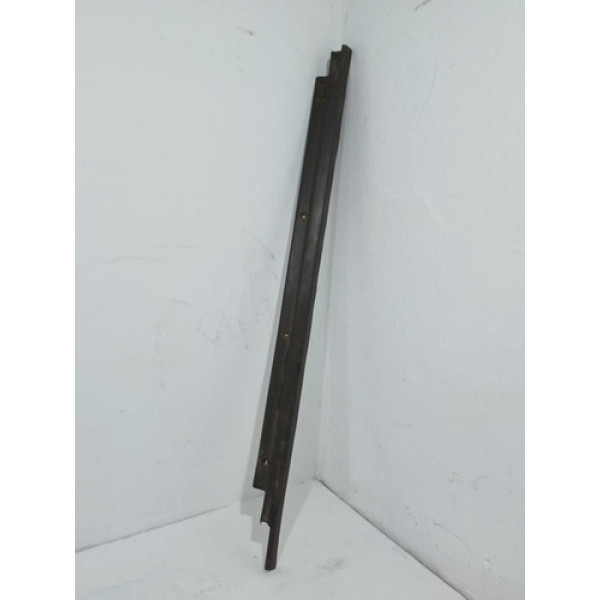 Soleira Pisante Porta Tras Direita Mmc L200 2005 Quadrada