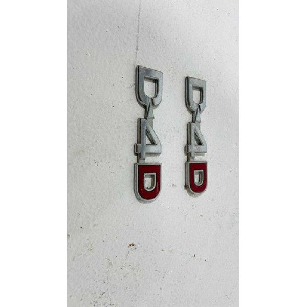Emblema D-4d Toyota Hilux 2010