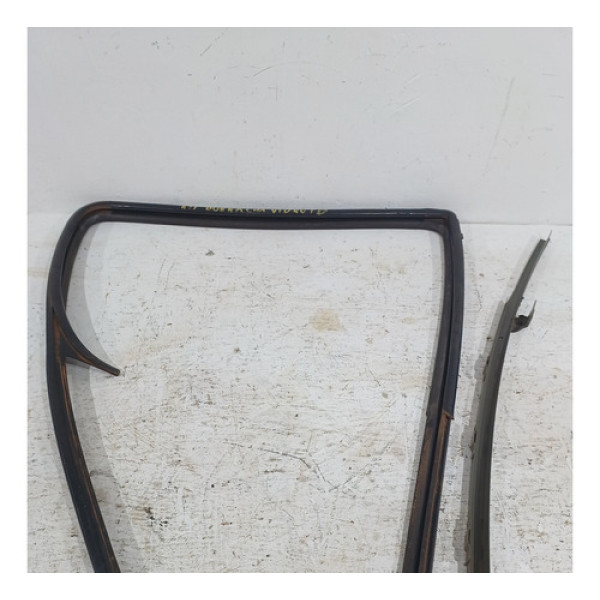 Borracha Canaleta Porta Tras Direita Toyota Hilux 2010