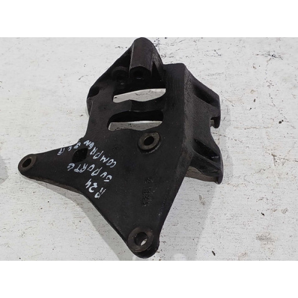 Suporte Compressor  Mmc L200 2.5 2001 Quadrada