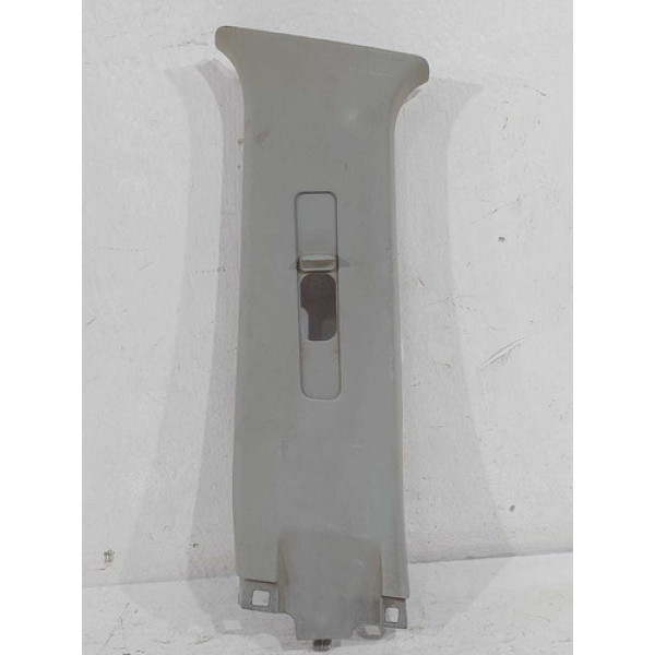 Moldura Superior Central Coluna Esquerda Toyota Hilux 2010