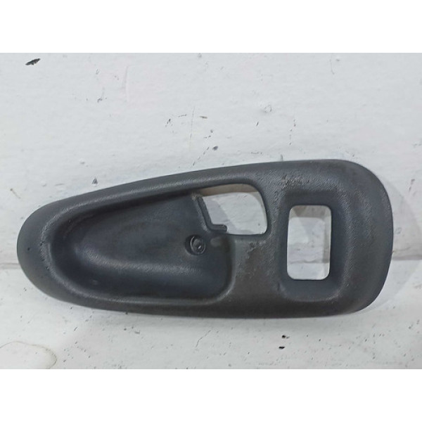 Moldura Maçaneta Porta Traseira Direita Mmc L200 2004 Sport