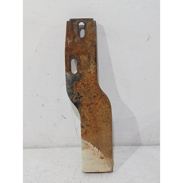 Suporte Esquerdo Para-choque Tras Mmc L200 Quadrada 2003